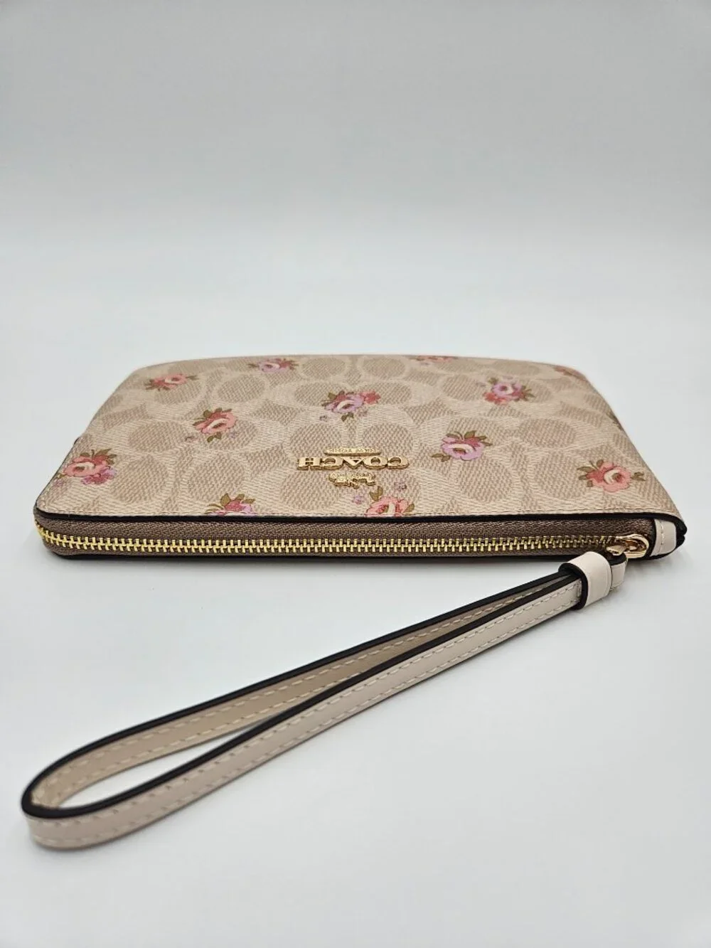 STEAL!!🔥COACH Corner Zip Wristlet In Signature Canvas | Floral Print - Picture 4 of 10